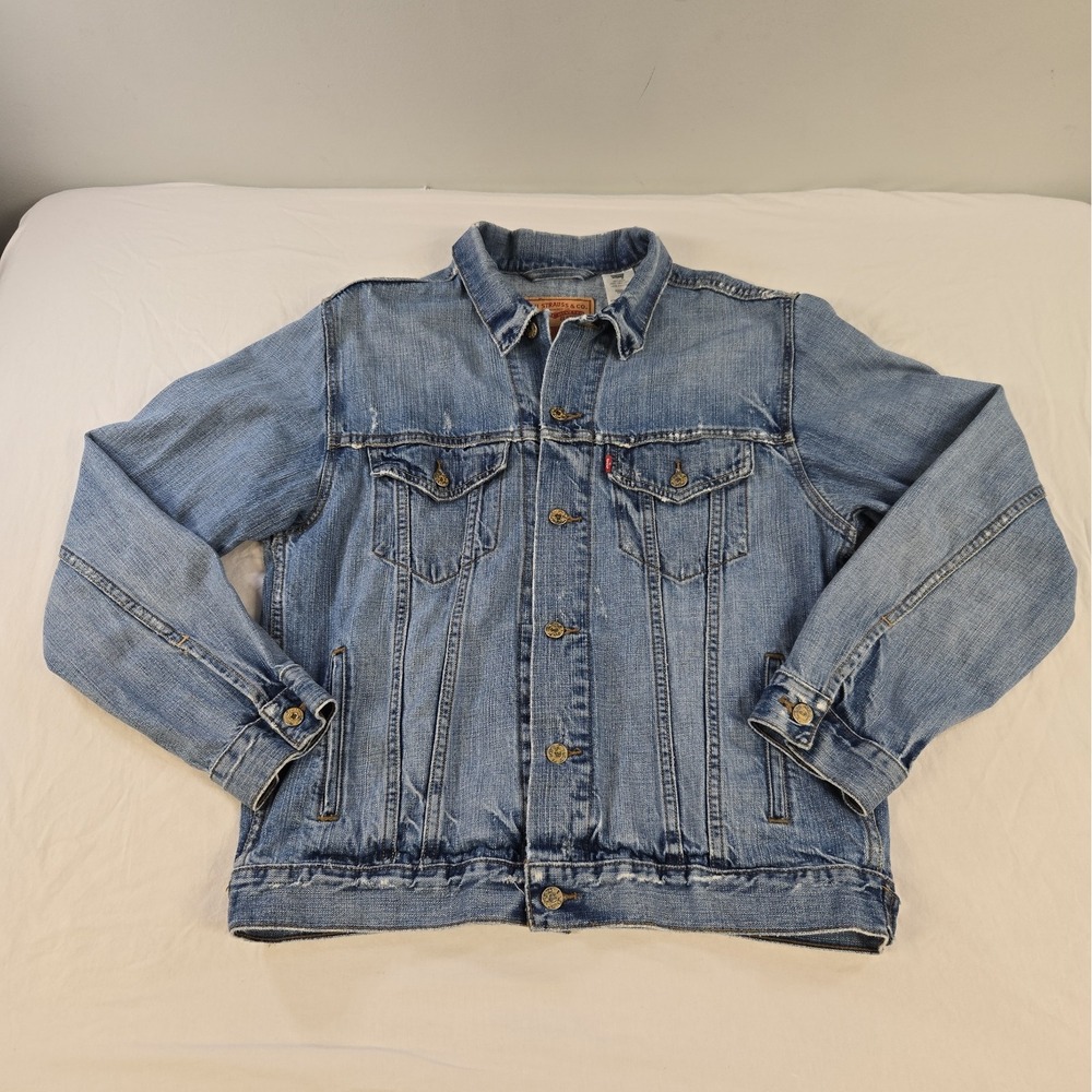 Levis Denim Jacket 70507 Size Large Type 3 Light Blue Distressed Jean Trucker
